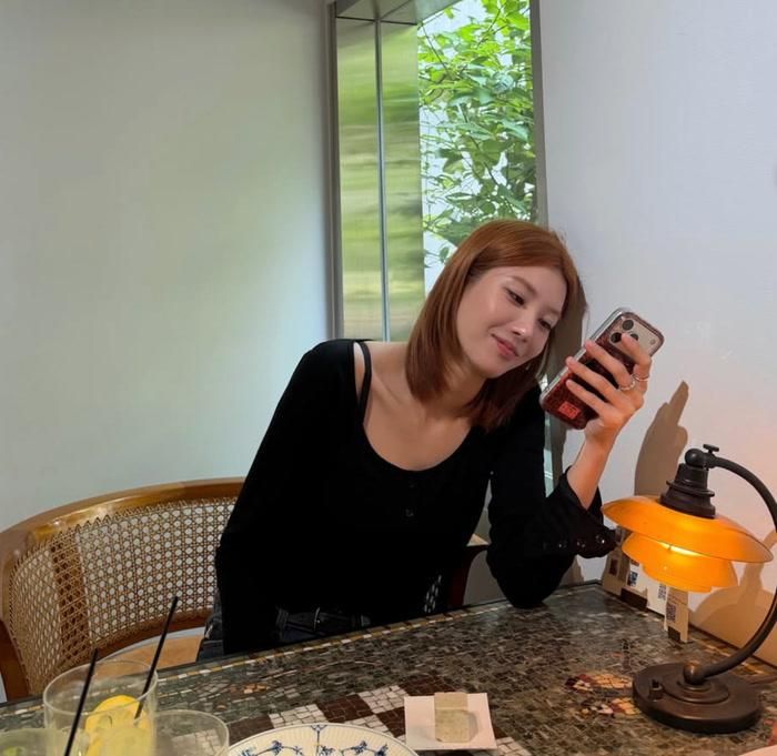 Những hình ảnh đời thường trong chuyến đi Nhật Bản vừa được Kwon Eun Bi chia sẻ mới đây.
