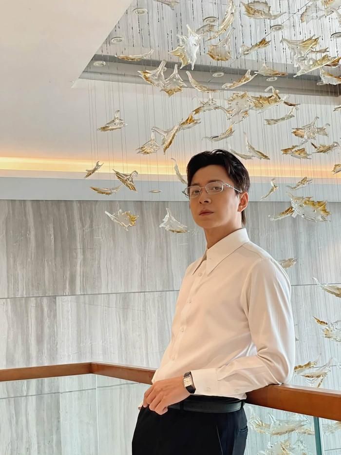 Nam ca sĩ thường xuất hiện với hình ảnh chuẩn "nam thần". 