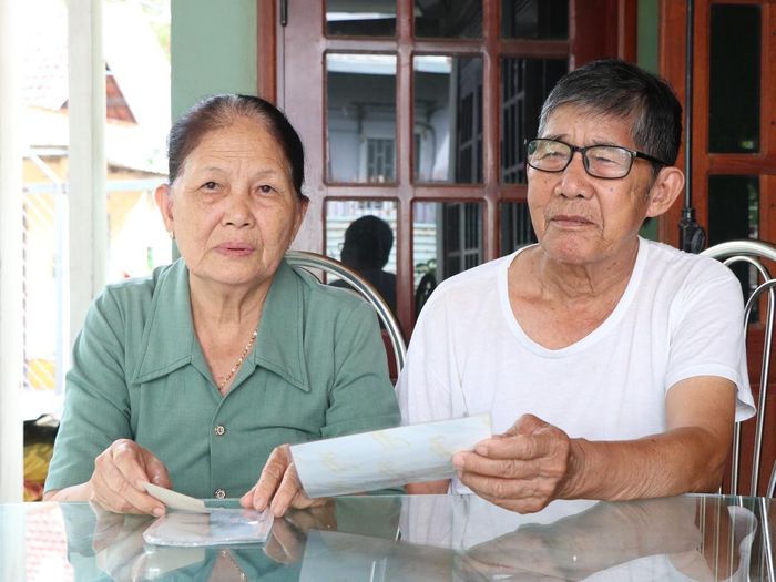 Sau những năm tháng chịu nhiều mất mát, vợ chồng bà Năm chọn sẻ chia với những gia đình cùng cảnh ngộ, như một cách trao gửi yêu thương và nghĩa tình.