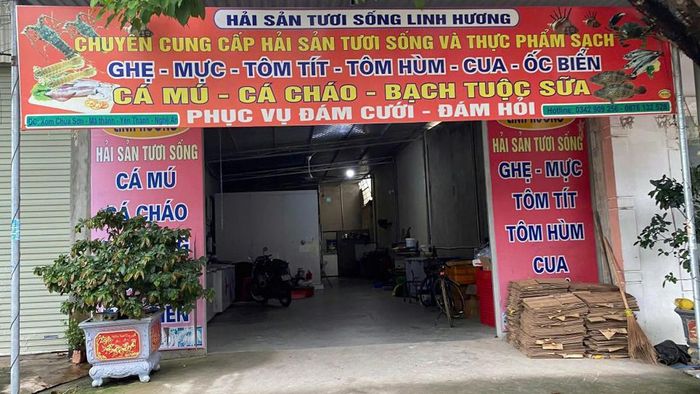 Phạm Thị Hương đã thuê nhà mở 01 cửa hàng buôn bán hải sản tại huyện Yên Thành (cũ) nhằm tạo vỏ bọc cho hoạt động huy động vốn của mình. Ảnh Công an Nghệ An