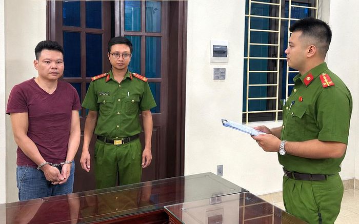 Đoàn Hải Đảo tại cơ quan Công an. Ảnh: Công an Ninh Bình