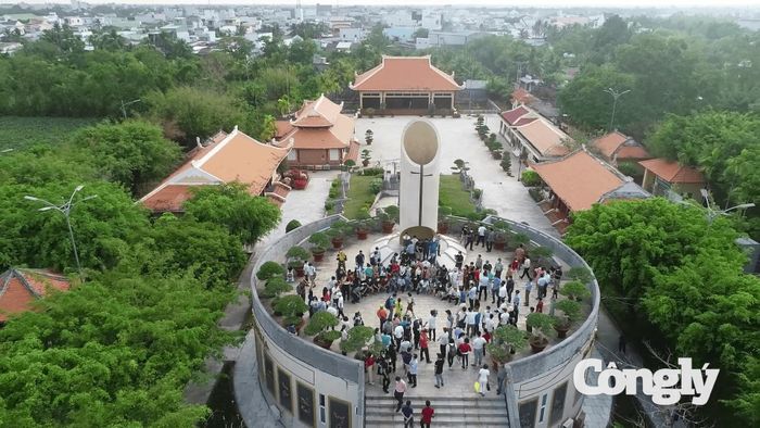 Di tích lịch sử văn hóa Khu lưu niệm nhạc sĩ Cao Văn Lầu (phường Bạc Liêu, tỉnh Cà Mau) nơi bảo tồn, trưng bày và lưu niệm nghệ thuật “Đờn ca tài tử Nam Bộ”