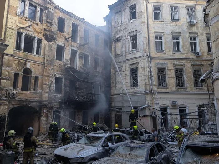 Ukraine cho biết Kiev sẽ tiếp tục đáp trả các cuộc tập kích của Nga. Ảnh: The Independent.