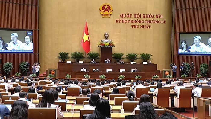 Toàn cảnh phiên thảo luận tại hội trường