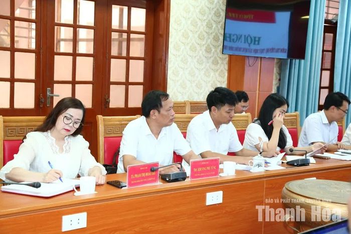 Các đại biểu dự tại buổi làm việc.