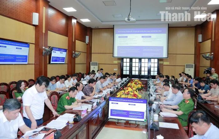 Đại diện Sở Nông nghiệp và Môi trường báo cáo tại hội nghị.