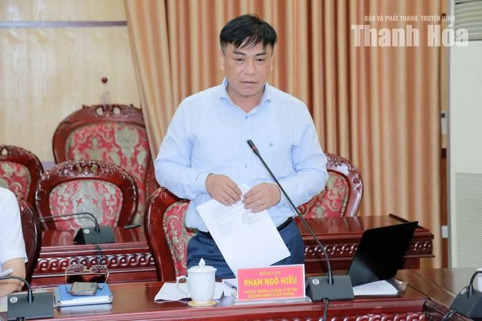 Đại diện Cục quản lý đất đai, Bộ Nông nghiệp và Môi trường phát biểu tại hội nghị.
