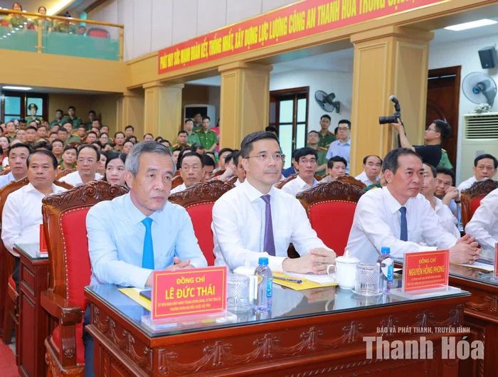 Bí thư Tỉnh ủy Lê Đức Thái và các đồng chí Phó Bí thư Tỉnh ủy dự buổi lễ.