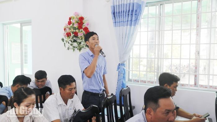Học viên của xã Sơn Kiên trao đổi, chia sẻ kinh nghiệm tại lớp bồi dưỡng.