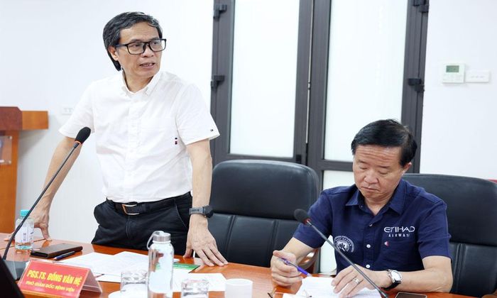  Phó Giáo sư, Tiến sĩ Đồng Văn Hệ phát biểu tại buổi khảo sát. 