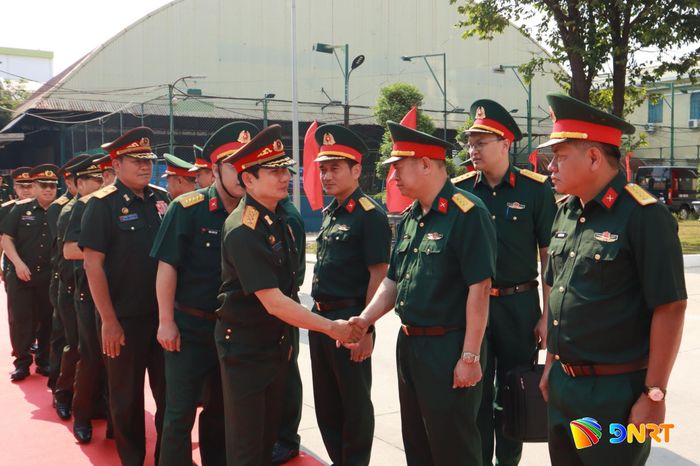 Đón Thượng tướng Saichay Kommasith, Bộ Quốc phòng Lào thăm Bộ Chỉ huy Quân sự Đà Nẵng.