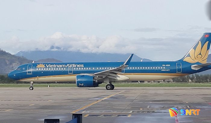 Máy bay của Vietnam Airlines tại Sân bay quốc tế Đà Nẵng. Ảnh: THÀNH LÂN