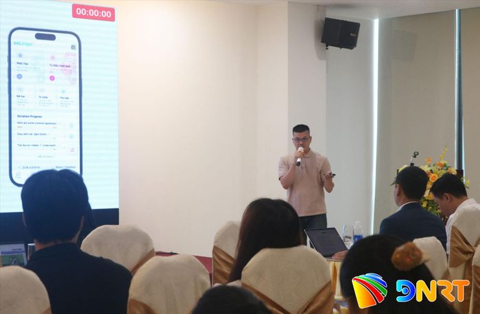 Startup đang thuyết trình dự án tại vòng sơ loại cuộc thi Khởi nghiệp đổi mới sáng tạo thành phố Đà Nẵng - SURF 2026. Ảnh: VĂN HOÀNG