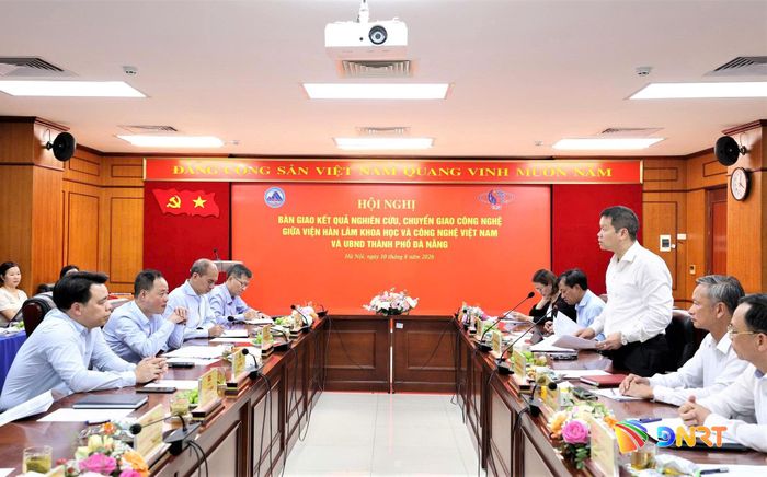 Quang cảnh buổi làm việc. Ảnh: QUANG PHI