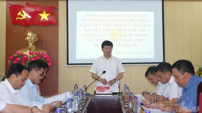 Đồng chí Mùa A Vảng, Ủy viên dự khuyết Ban Chấp hành Trung ương Đảng, Phó Bí thư Tỉnh ủy, Chủ tịch Ủy ban MTTQ Việt Nam tỉnh phát biểu tại buổi giám sát.