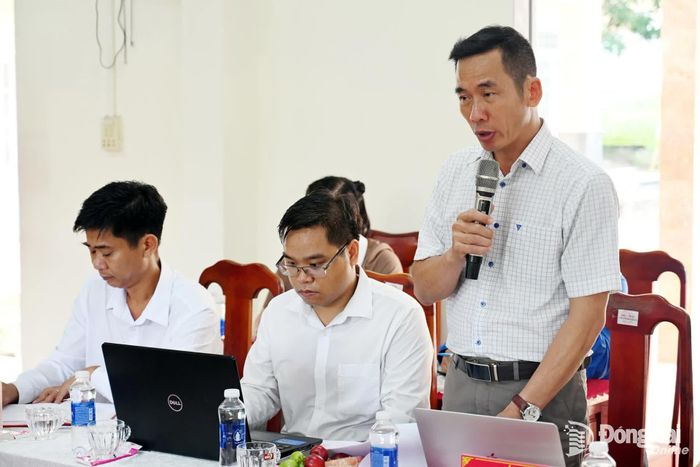 Đại diện Ủy ban MTTQ Việt Nam xã Nam Cát Tiên báo cáo tình hình hoạt động sau sắp xếp tại địa phương. Ảnh: Phạm Quang
