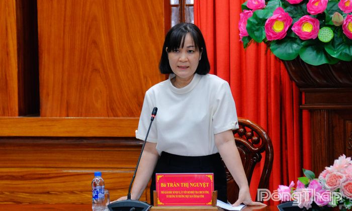 Đồng chí Trần Thị Nguyệt, Phó Giám đốc Sở Nội vụ, Ủy viên Ban Chỉ đạo Điều tra cơ sở hành chính, sự nghiệp tỉnh, Tổ trưởng Tổ thường trực Ban Chỉ đạo tỉnh phát biểu tại buổi làm việc.