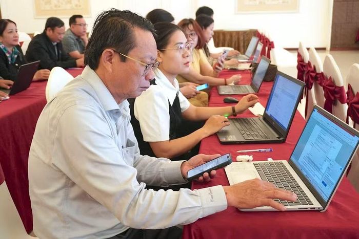  Các học viên tham gia lớp đào tạo, bồi dưỡng chuyên sâu về tôn giáo. ﻿Ảnh: Sơn Ca 