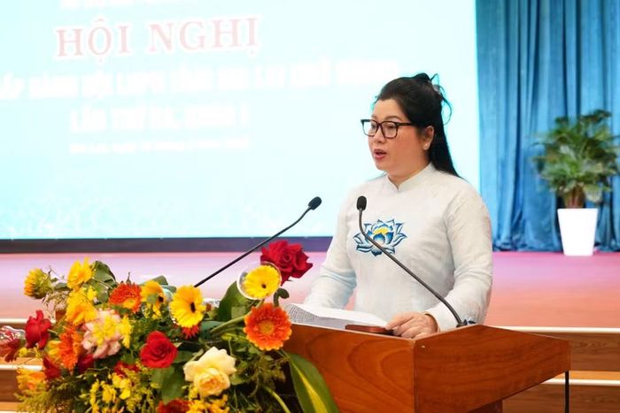 Bà Lê Thị Ngọc Lam - Chủ tịch Hội LHPN tỉnh Gia Lai phát biểu tại hội nghị. Ảnh: N.H