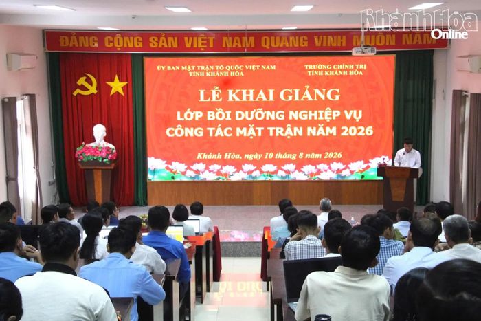 Quang cảnh lễ khai giảng.