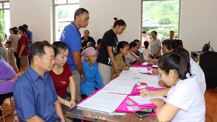 Thông qua khám sức khỏe định kỳ, người dân được kiểm tra các chỉ số cơ bản, phát hiện sớm các bệnh lý, chủ động điều trị bệnh từ sớm.