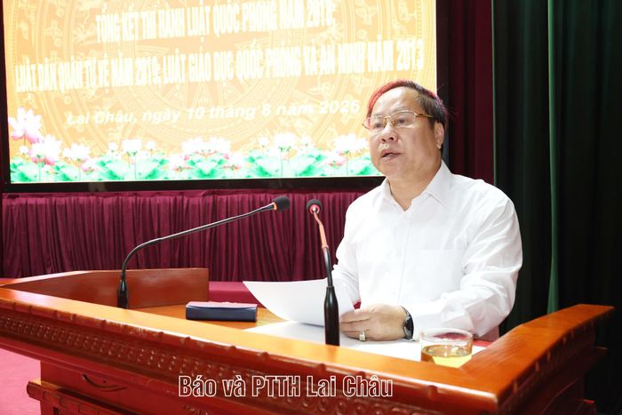 Đồng chí Tống Thanh Hải - Phó Chủ tịch Thường trực UBND tỉnh phát biểu kết luận hội nghị.