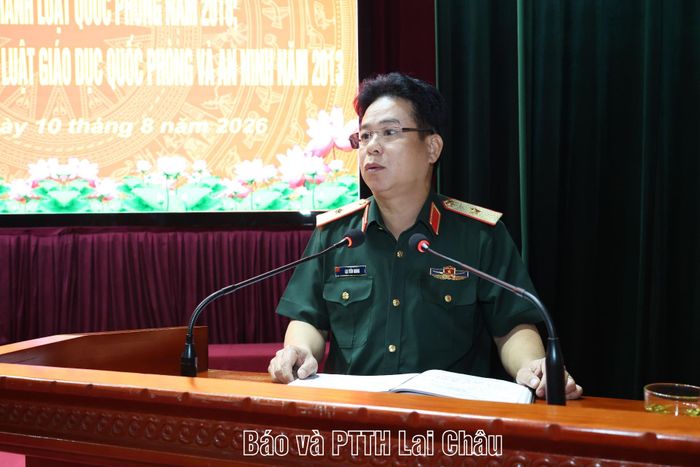 Thiếu tướng Lại Tiến Giang – Phó Tham mưu trưởng Quân khu II phát biểu chỉ đạo hội nghị.