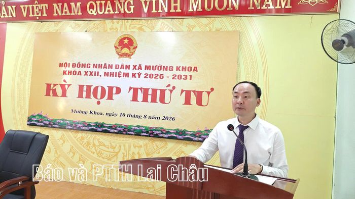 Đồng chí Trịnh Quang Anh - Chủ tịch UBND xã Mường Khoa, nhiệm kỳ 2026-2031 phát biểu nhận nhiệm vụ.