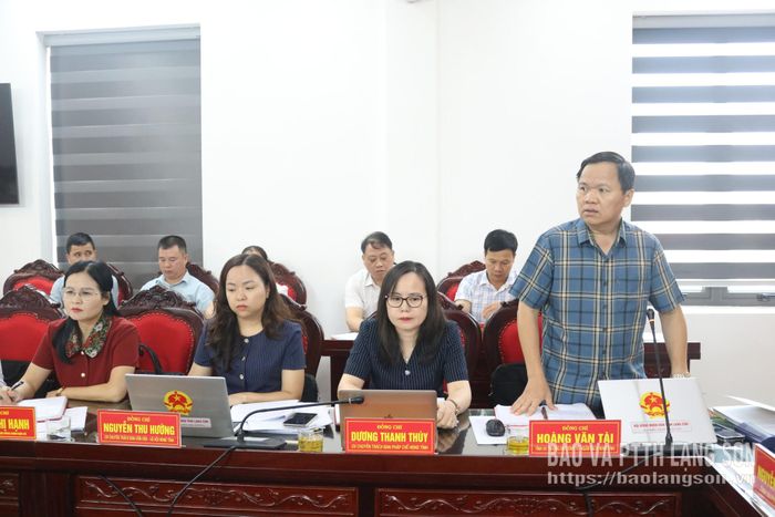 Lãnh đạo Ban Kinh tế - Ngân sách HĐND tỉnh phát biểu tại buổi khảo sát