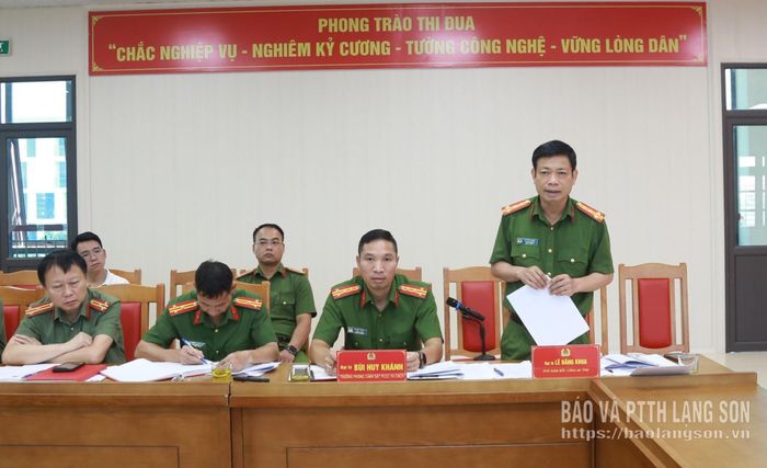 Đồng chí Phó Giám đốc Công an tỉnh phát biểu kết luận