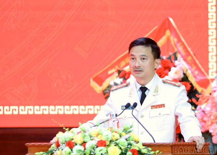Tân Giám đốc Công an tỉnh Lào Cai Trịnh Khắc Cường phát biểu nhận nhiệm vụ.