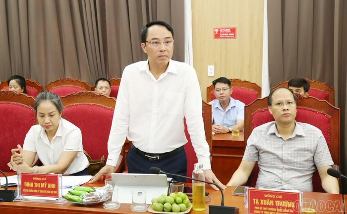 Các đại biểu tập trung thảo luận, đề xuất các giải pháp tháo gỡ những vướng mắc trong công tác thu hồi đất.