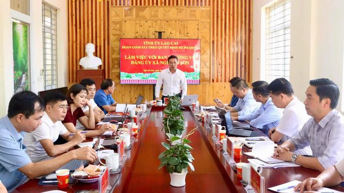 Quang cảnh buổi làm việc.