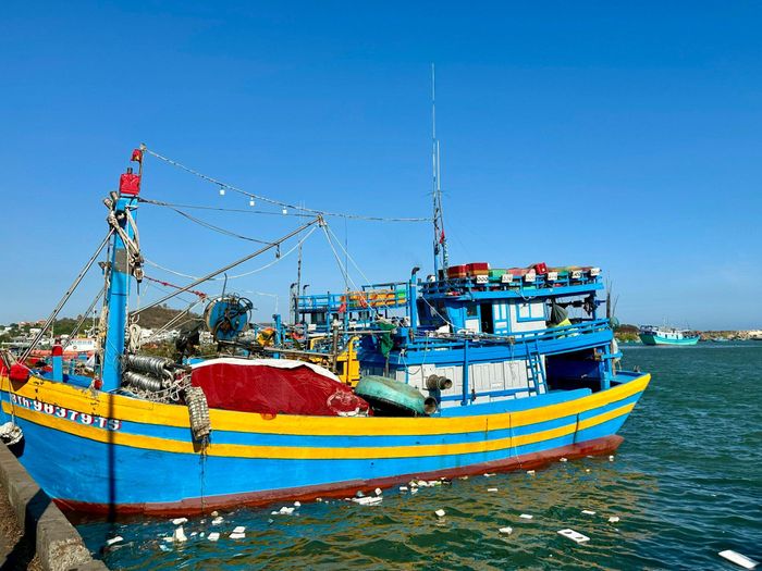 Tàu cá của ngư dân Lâm Đồng chuẩn bị ra khơi tại Cảng cá Phú Hải