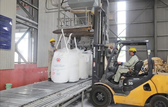 Sản phẩm alumin của Công ty Nhôm Lâm Đồng được xuất khẩu đi nhiều nước trên thế giới