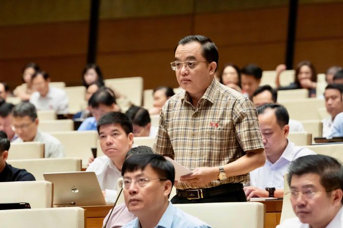Đại biểu Huỳnh Ngọc Liêm, Đoàn Đại biểu Quốc hội tỉnh Lâm Đồng phát biểu ý kiến tại phiên thảo luận