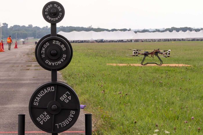 Một phần thi trong DARPA Lift Challenge. Ảnh: Paul Flacks/DARPA