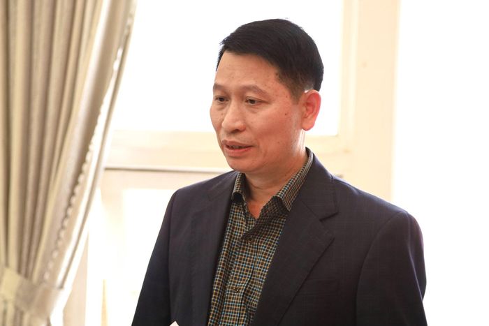 Đồng chí Bùi Huy Thành, Ủy viên Ban Thường vụ Tỉnh ủy, Trưởng Ban Tuyên giáo và Dân vận Tỉnh ủy trao đổi về công tác bồi dưỡng, nâng cao năng lực đội ngũ cán bộ công đoàn