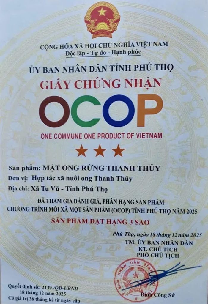 Sản phẩm "Mật ong rừng Thanh Thủy" của HTX nuôi ong Thanh Thủy được chứng nhận đạt tiêu chuẩn OCOP 3 sao.
