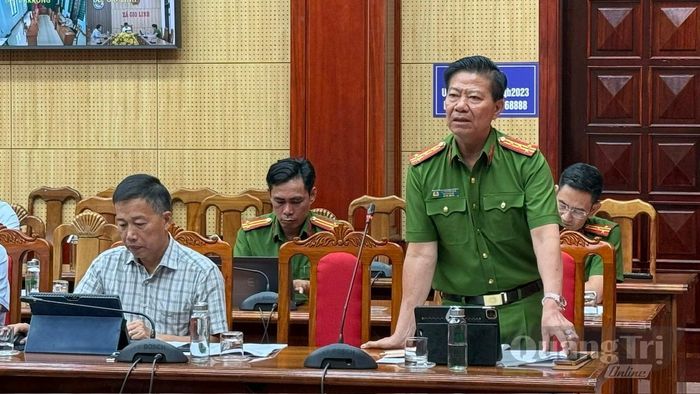 Đại biểu phát biểu ý kiến tại cuộc họp - Ảnh: N.L