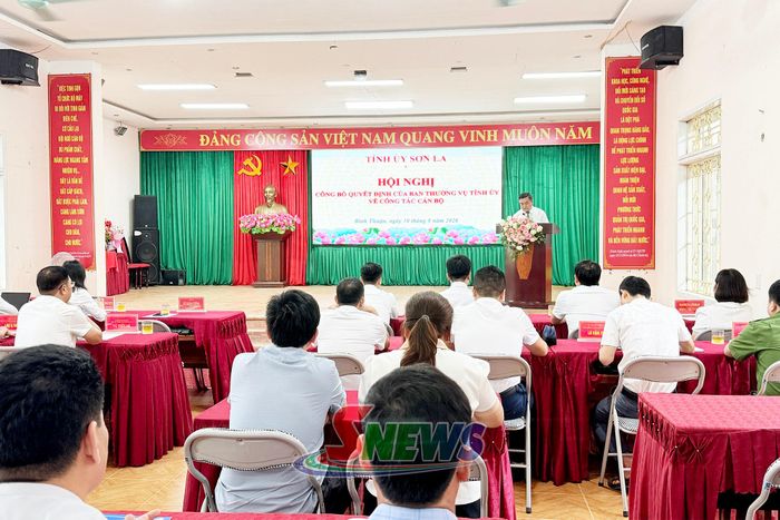 Hội nghị công bố quyết định của Ban Thường vụ Tỉnh ủy về công tác cán bộ tại xã Bình Thuận.
