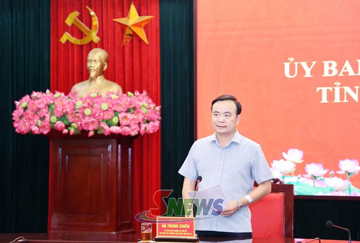 Đồng chí Hà Trung Chiến phát biểu chỉ đạo tại cuộc họp.