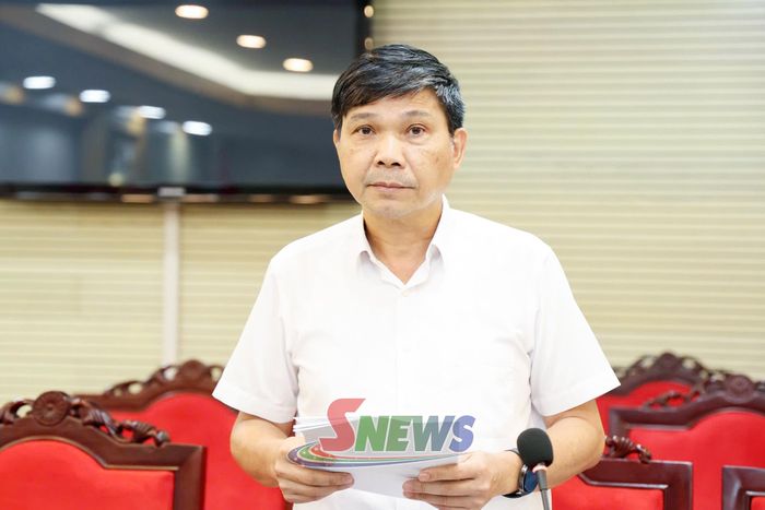 Đồng chí Phó Giám đốc Sở Khoa học và Công nghệ báo cáo tại cuộc làm việc.