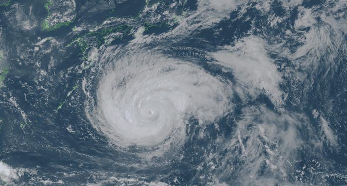 Bão Dolphin trên Tây Bắc Thái Bình Dương ngày 9-8, đang tiến về phía bờ biển phía đông Trung Quốc. Ảnh vệ tinh NOAA/ Office of Satellite and Product Operations