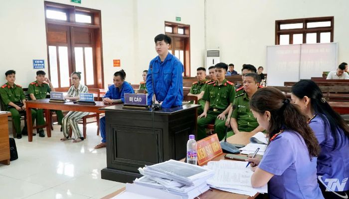Quang cảnh phiên tòa.