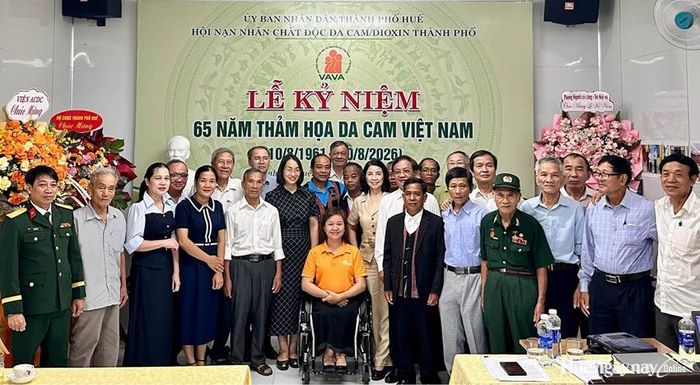 Các đại biểu, hội viên và nạn nhân chất độc da cam tại Lễ kỷ niệm 65 năm Thảm họa da cam Việt Nam.