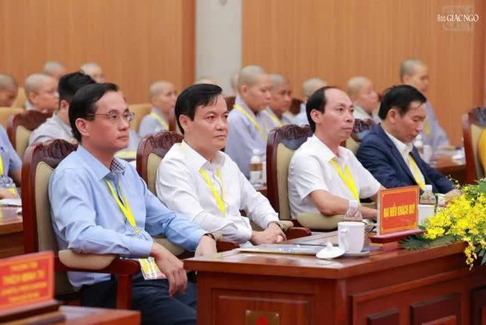 Đại diện chính quyền tỉnh tham dự