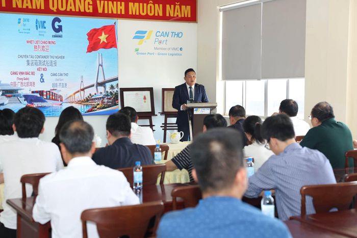 Ông Lê Quang Trung, Phó tổng giám đốc VIMC đánh giá cao sự kiện tàu M/V LI DA TONG 2 HAO cập bến.