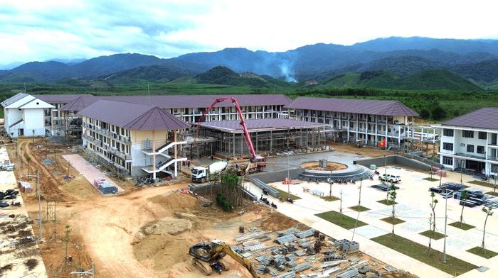 Nhờ vậy, đến nay tiến độ thi công về cơ bản đã đảm bảo theo kế hoạch đề ra, tổng giá trị hoàn thành đã đạt hơn 93% khối lượng công việc. Dự kiến, đến 30/8 sẽ bàn giao toàn bộ dự án cho đơn vị quản lý.