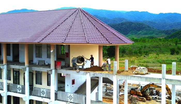 Theo chủ đầu tư dự án, nhờ sự nỗ lực vượt khó của các lực lượng thi công, trong đó có vai trò nòng cốt của các nhà thầu và các đơn vị bộ đội, tiến độ tại các trường học biên giới đã đạt được nhiều kết quả khả quan dù điều kiện thời tiết gặp nhiều khó khăn.